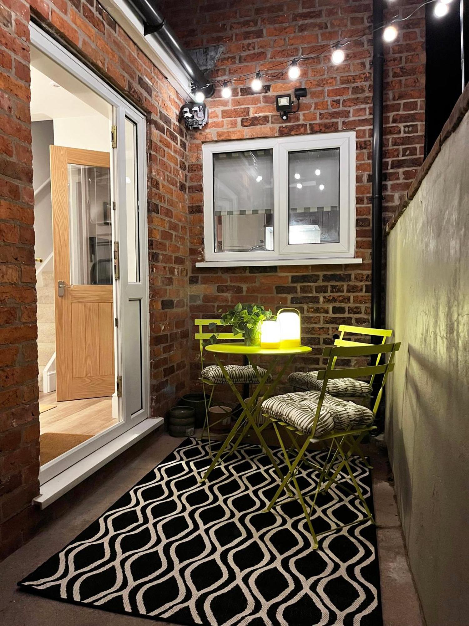 Boutique Style Cosy Cottage Ellesmere Exterior foto